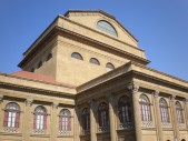 Universität