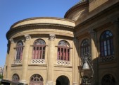 Universität